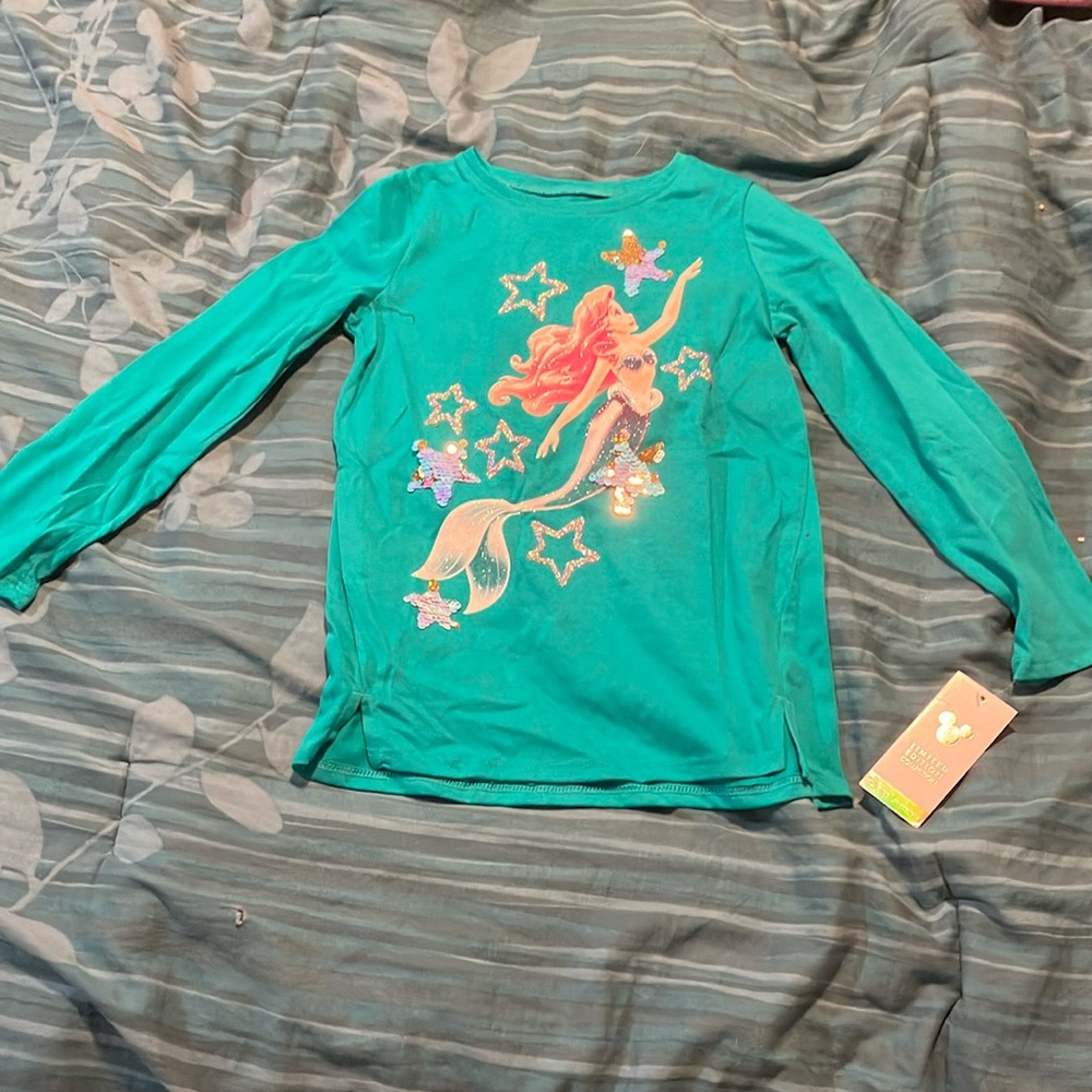 Girls (youth) Disney little mermaid (Ariel) long sleeve shirt.